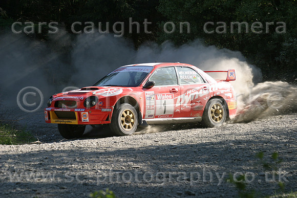 wales04_car001c