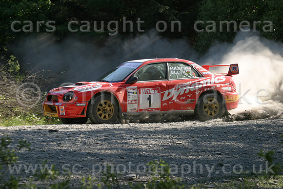 wales04_car001d