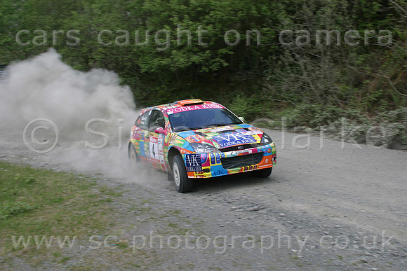 wales04_car004d